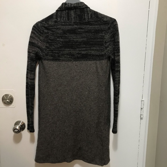 Tahari wool blend gray and black striped open long cardigan size Medium - Picture 2 of 9